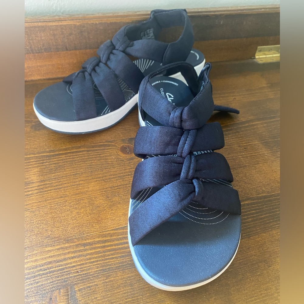 Clarks Cloudsteppers Women’s Arla Fern Sandals Navy Slingback Cushioned 10M